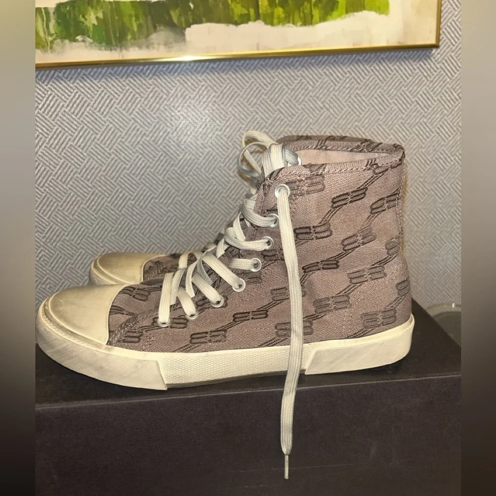 Balenciaga balenciaga’s paris